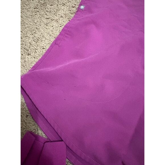 FIGS scrub set XS Top S Bottom - Picture 7 of 7